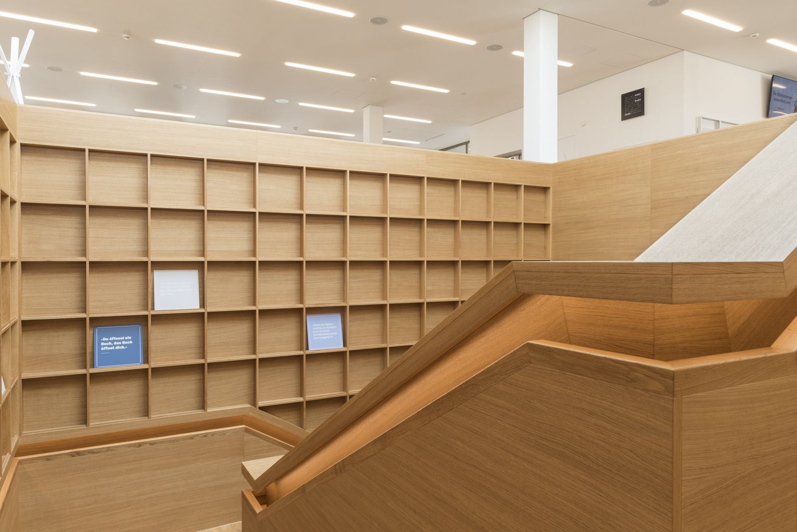 Modernster Bibliotheksausbau
